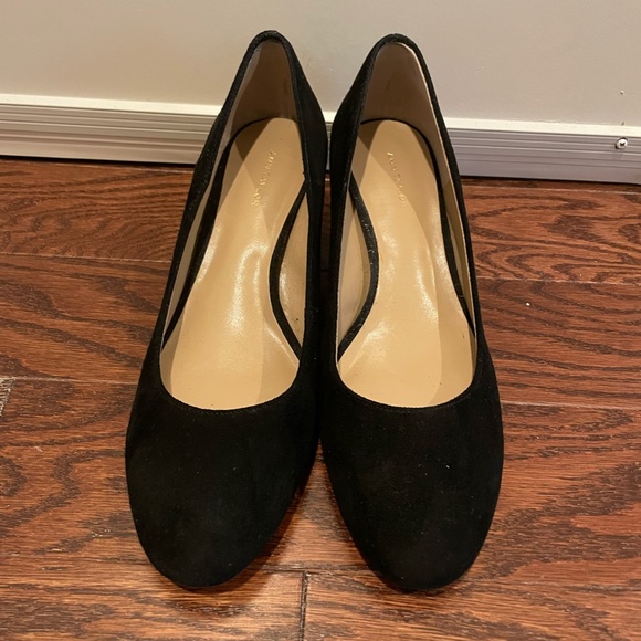 Ann Taylor 6.5 Gold Block Suede Shoe - Picture 3 of 7